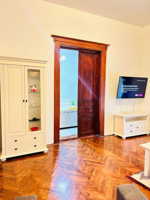 Appartement Hidden Gem In The Old Town à Timişoara Extérieur photo