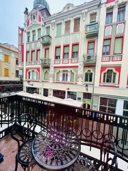 Appartement Hidden Gem In The Old Town à Timişoara Extérieur photo