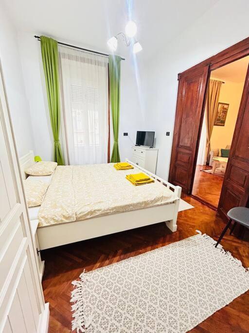 Appartement Hidden Gem In The Old Town à Timişoara Extérieur photo