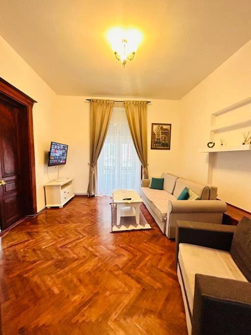 Appartement Hidden Gem In The Old Town à Timişoara Extérieur photo